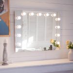 Зеркало настенное с лампочками Benedicta 900х700 мм гримерное белое