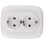 Розетка Legrand Valena Allure встраиваемая белая со шторками (753726)