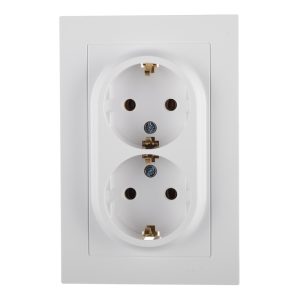 Розетка Systeme Electric AtlasDesign встраиваемая белая (ATN000124)